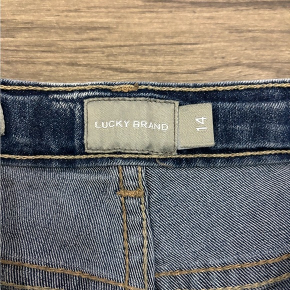 Lucky Brand Riley Shorts Girls Size 14 Destroyed Cuffed Mid Rise Denim EUC - Picture 2 of 7